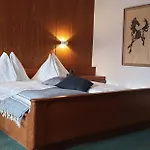 Schoenbrunn Готель 3*