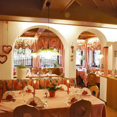 Hotel Schoenbrunn 3*